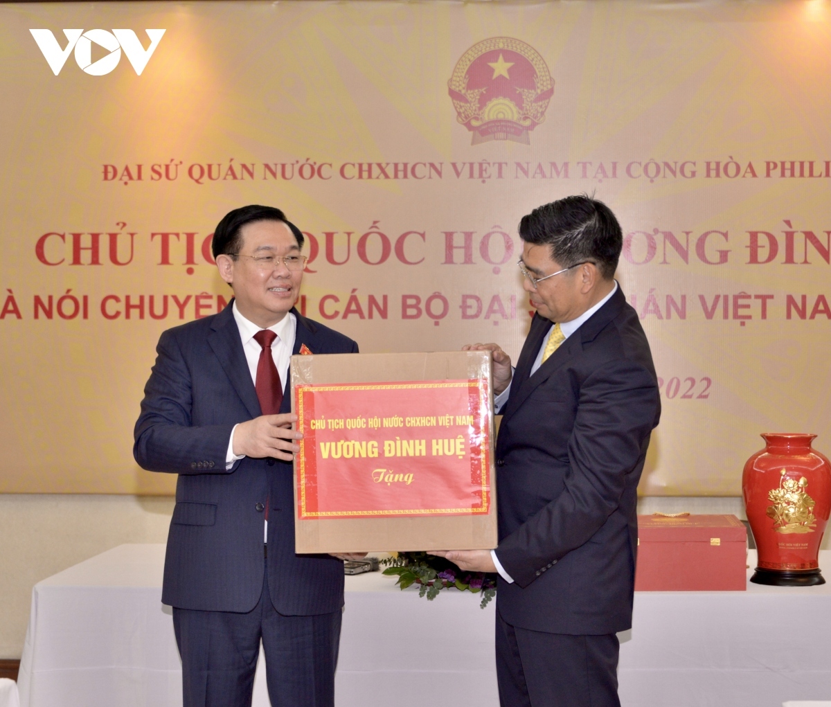 NA Chairman visits Vietnamese Embassy in Philippines